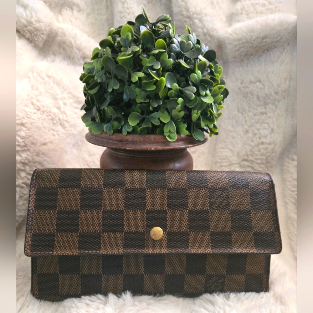 🤎 Louis Vuitton Damier Ebene Sarah Wallet 🤎